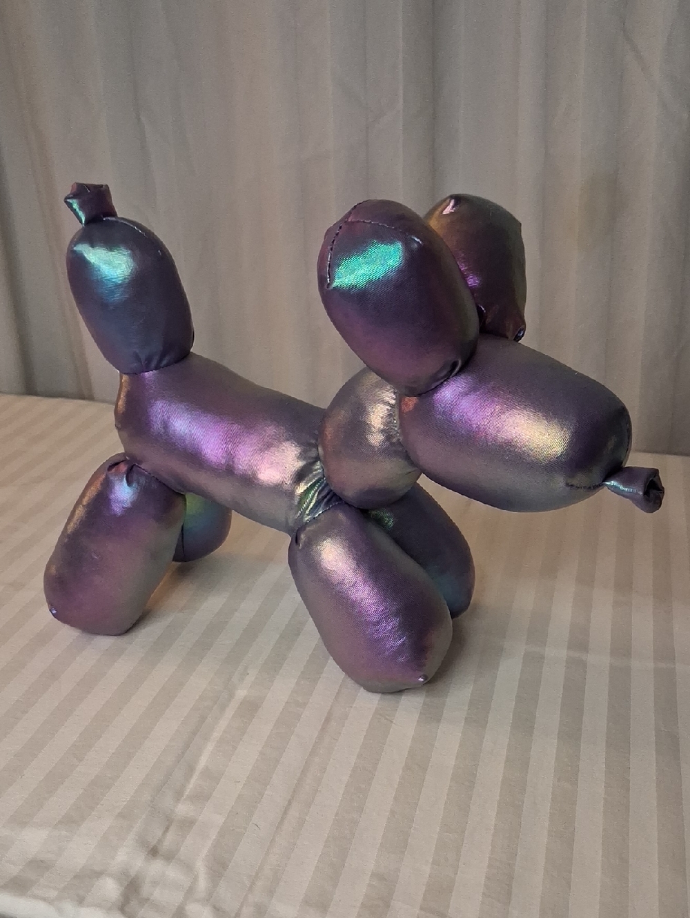 Iridescent Purple Balloon Dog